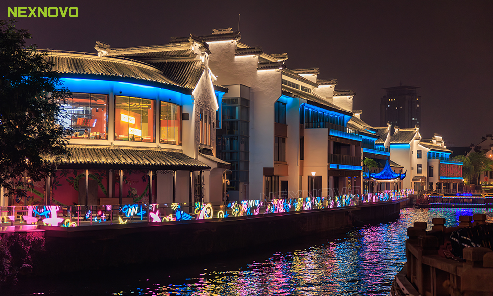 晶泓LED光電玻璃護(hù)欄屏NB系列-無錫淘沙巷.jpg 晶泓LED光電玻璃護(hù)欄屏NB系列-無錫淘沙巷.jpg