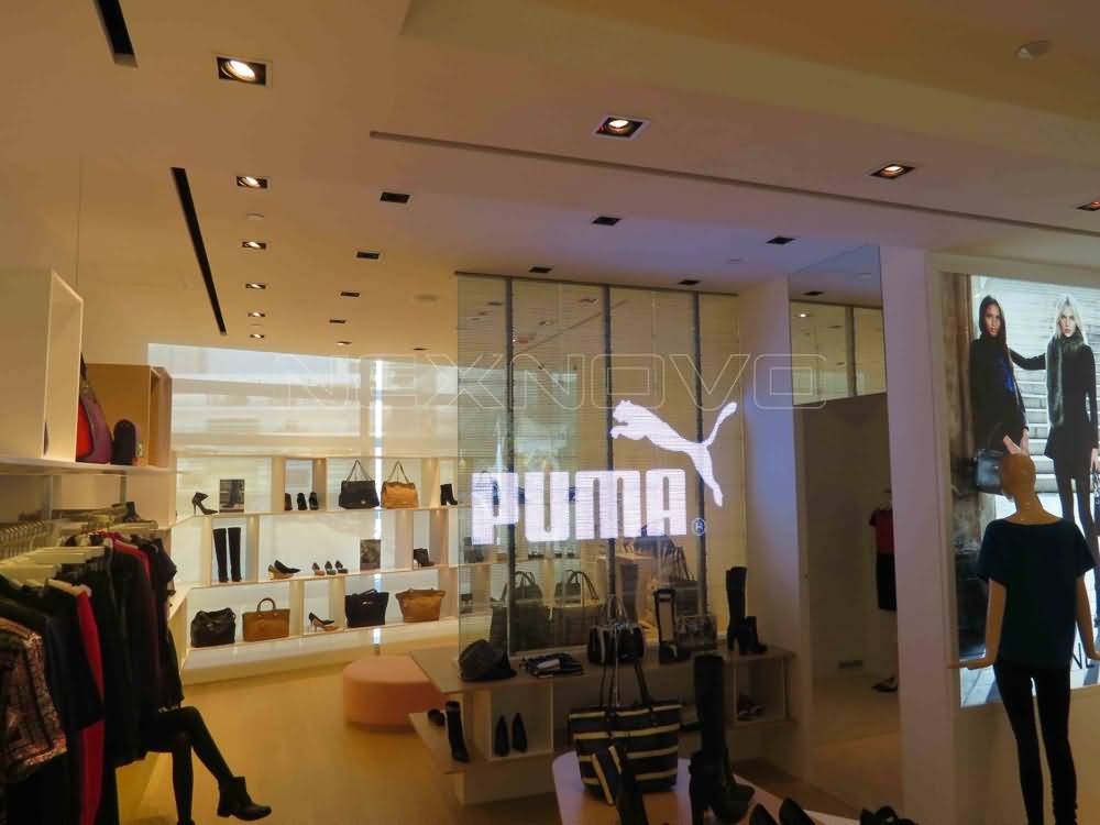 NINE WEST 2.jpg 香港中環(huán)金融中心IFC商場(chǎng)透明LED櫥窗屏項(xiàng)目(圖4)