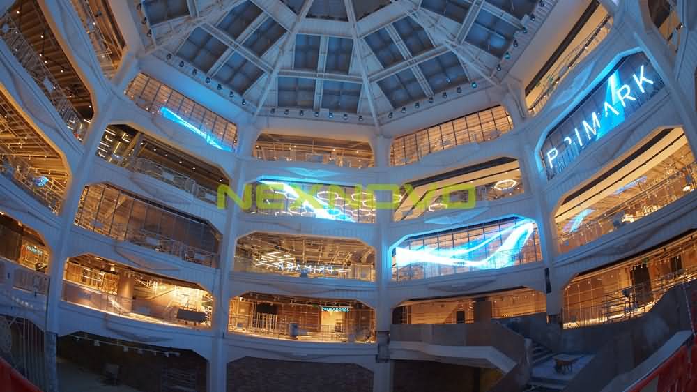 3.jpg 西班牙馬德里PRIMARK旗艦店LED透明屏項目(圖1)