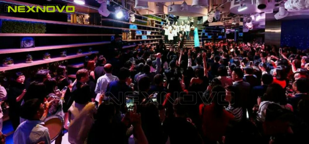 北京奔馳三里屯透明LED屏項目(圖3)