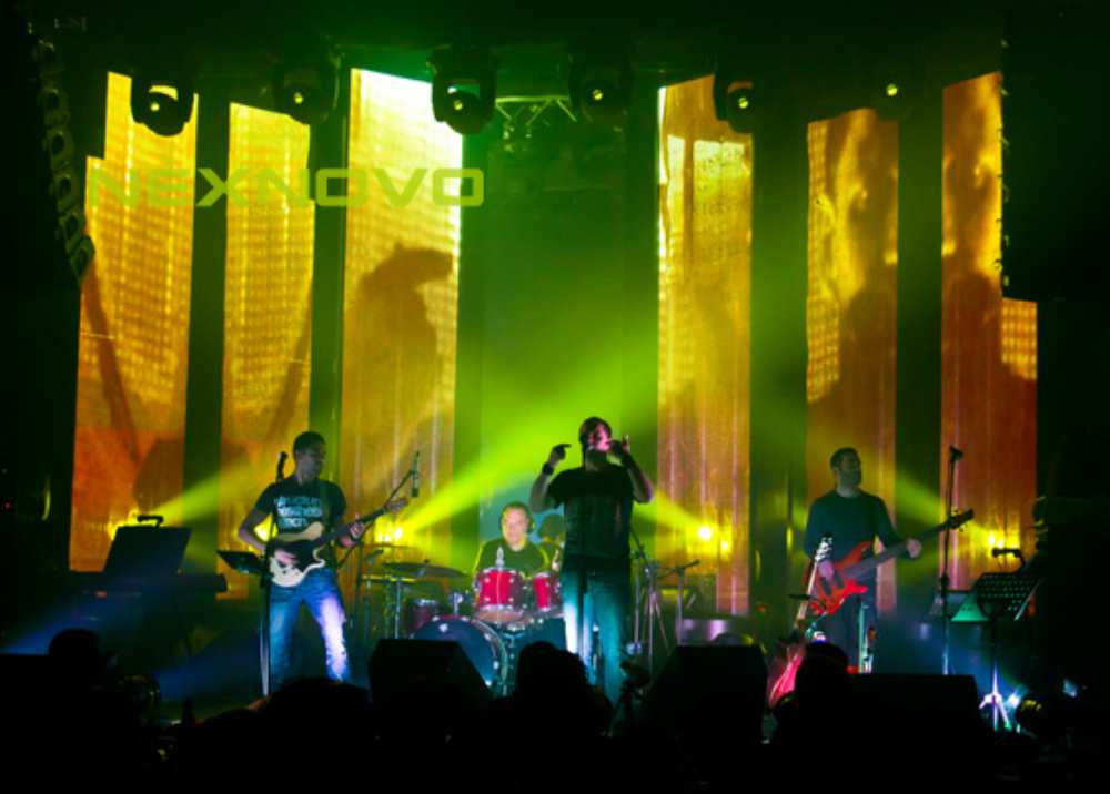 希臘音樂舞臺(tái)透明LED屏(圖1)