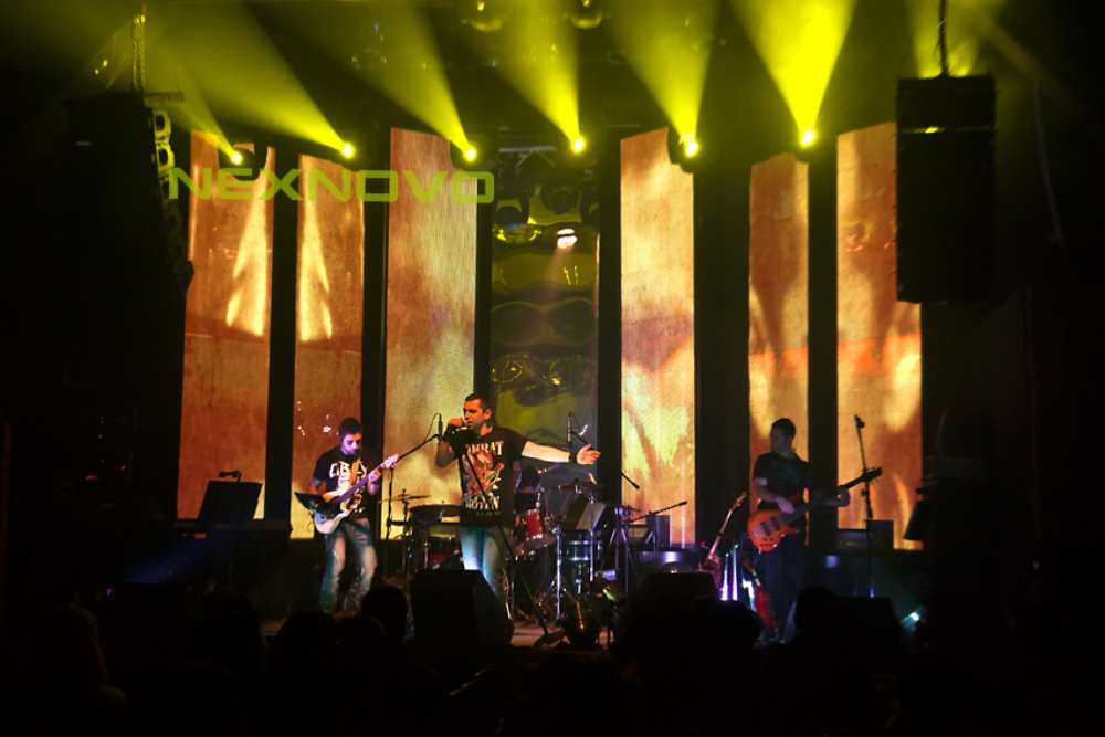 希臘音樂舞臺(tái)透明LED屏(圖2)