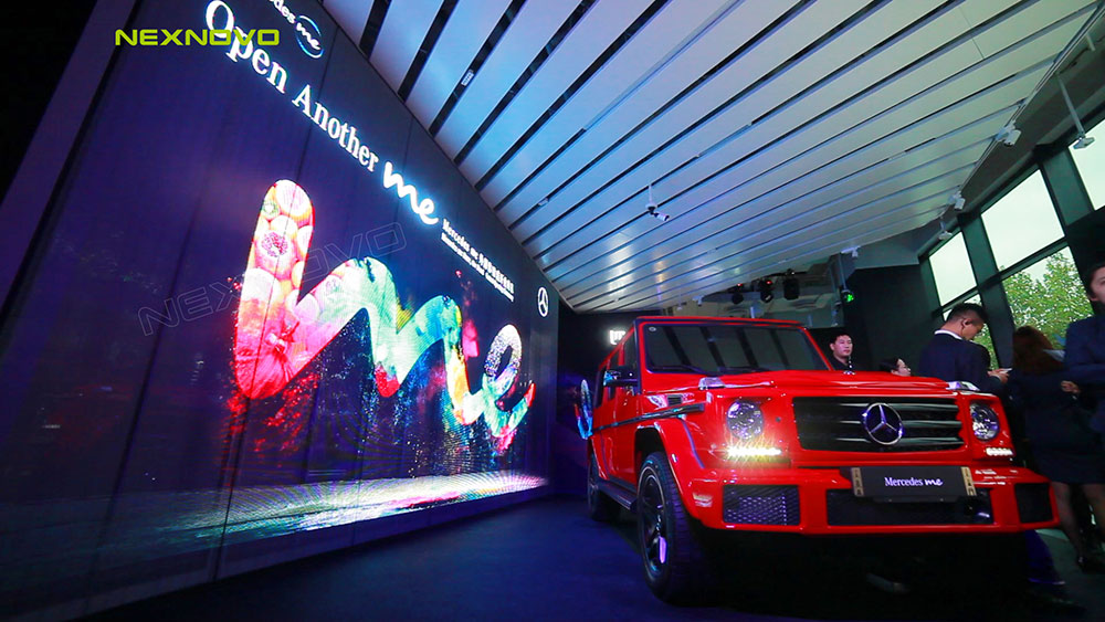 梅賽德斯奔馳me體驗店再一次攜手晶泓科技LED透明屏(圖4)