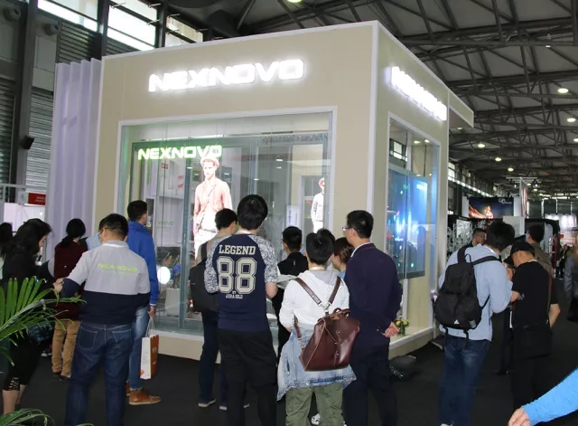 晶泓科技透明LED顯示屏爭(zhēng)艷C-star 2018上海國(guó)際零售展，取得理想效果完美落幕(圖5)