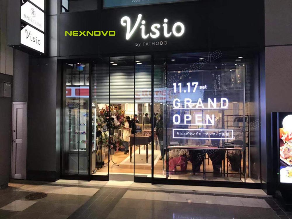 日本九州百年眼鏡老店透明LED顯示屏項(xiàng)目(圖3)
