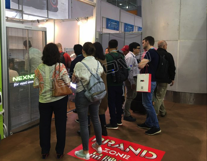 廣交會上，會“隱形”的晶泓科技LED屏(圖3)