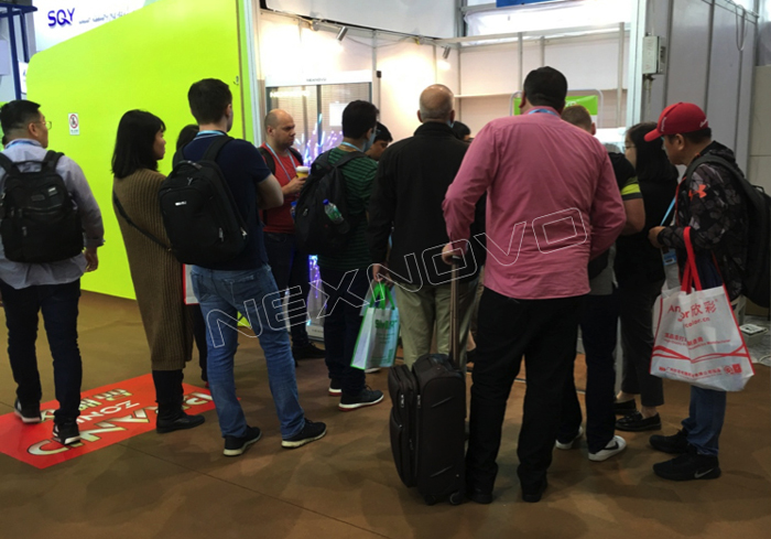 廣交會上，會“隱形”的晶泓科技LED屏(圖4)