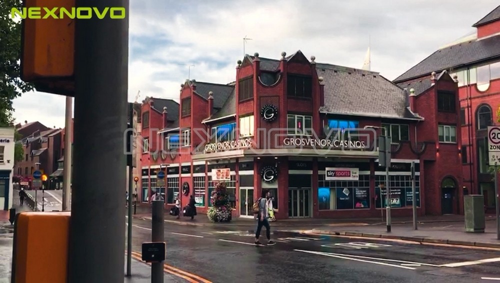 英國賭場(chǎng)廣告窗透明LED顯示屏項(xiàng)目(圖3)