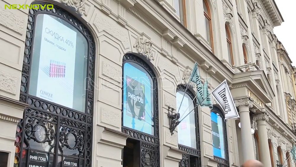 俄羅斯Rive Gauche透明LED櫥窗屏項(xiàng)目(圖6)