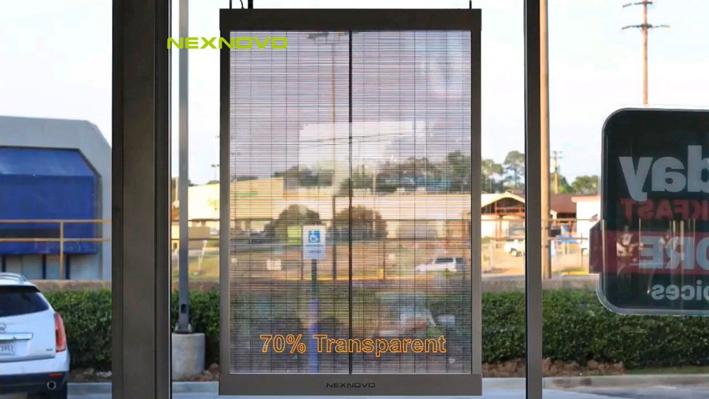 美國麥當(dāng)勞透明LED海報(bào)屏(圖3)