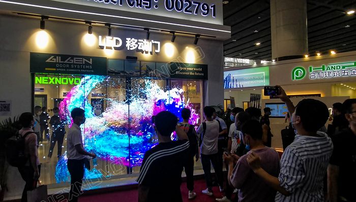 晶泓LED光電玻璃屏，建博會大放異彩，燃爆展會現(xiàn)場！(圖8)